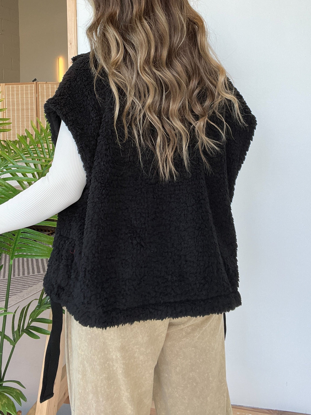 Women's Button Paneled Teddy Fleece Vest Jacket