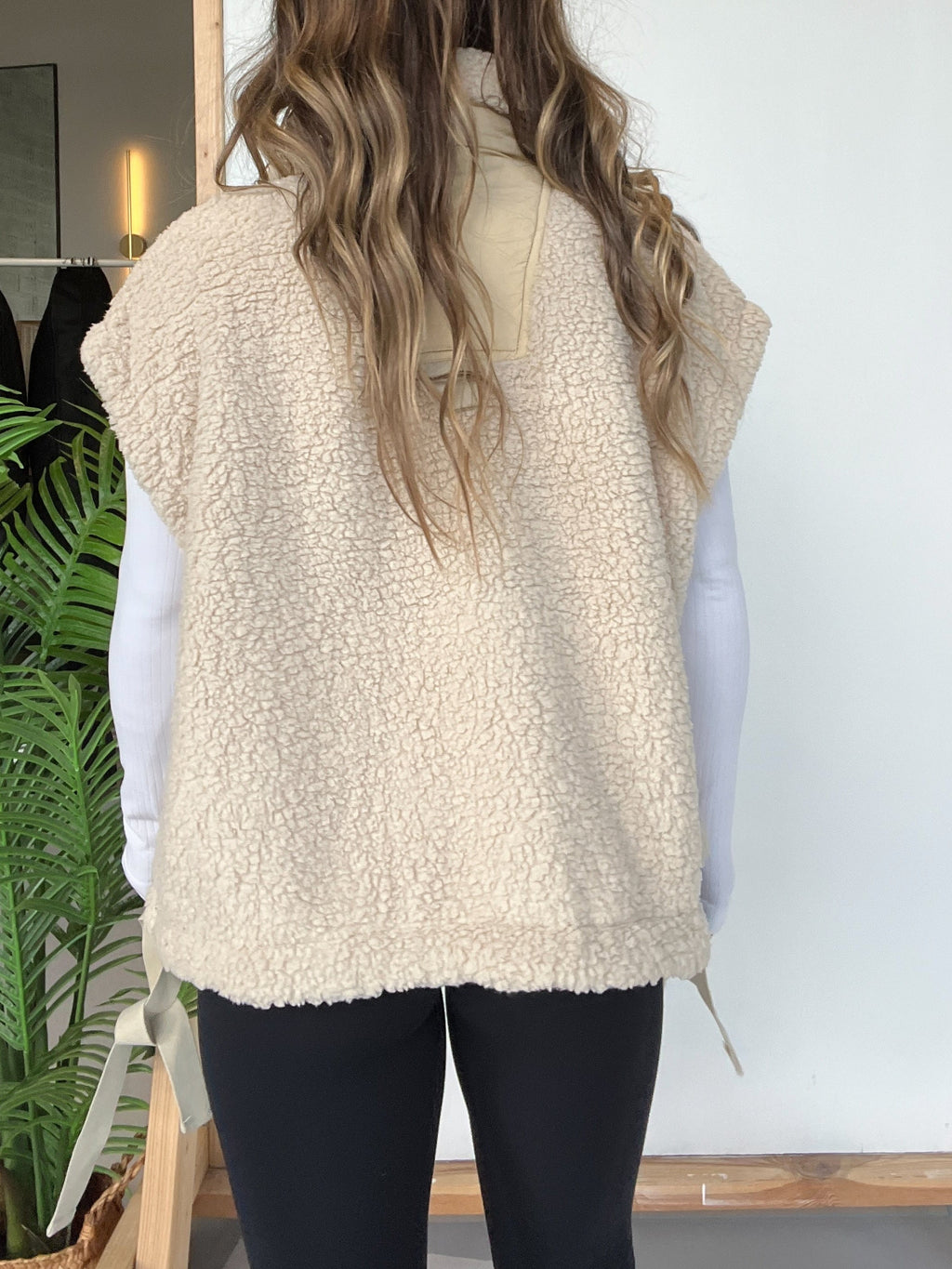 Women's Button Paneled Teddy Fleece Vest Jacket